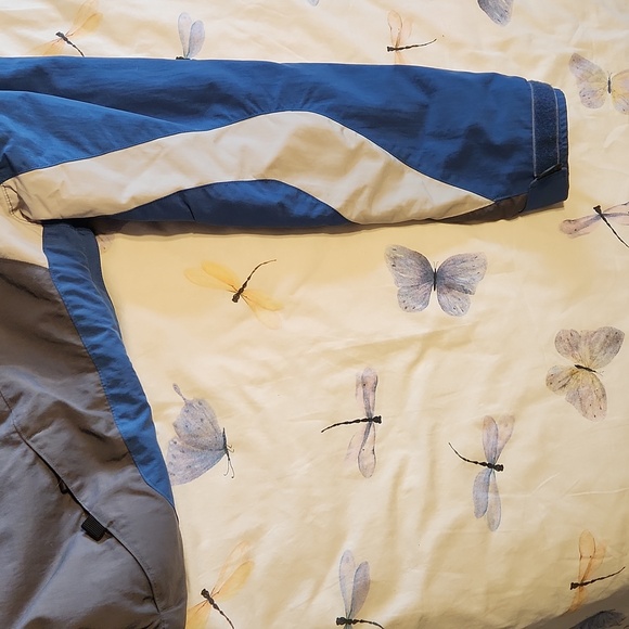 Gently used blue, gray Columbia light winter jacket in perfect condition - Picture 6 of 7